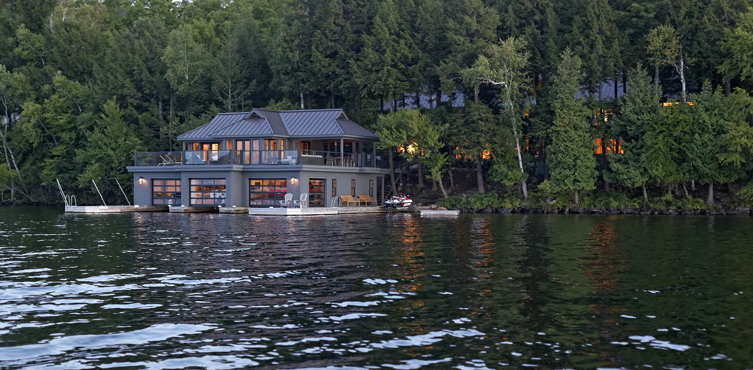 House on West Lake Rosseau +VG Architects