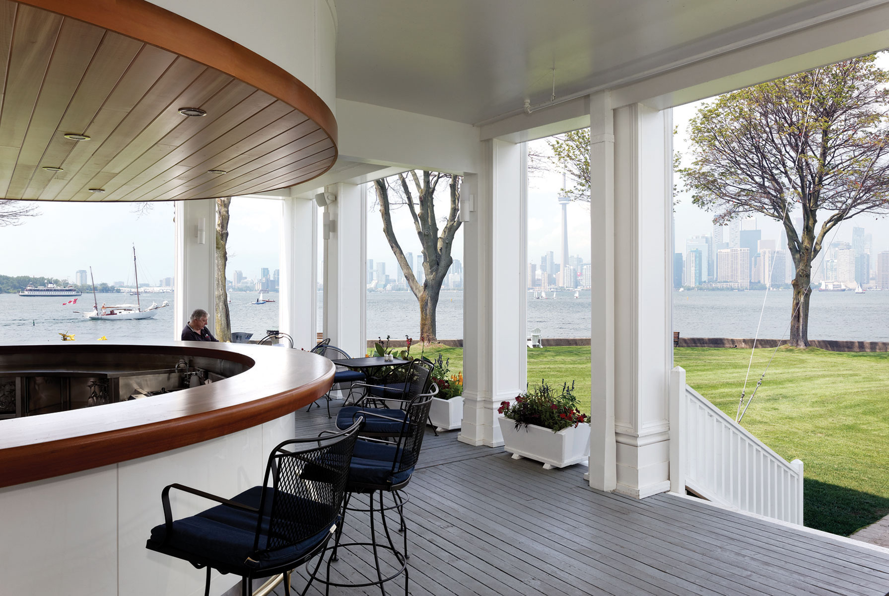 royal canadian yacht club city clubhouse
